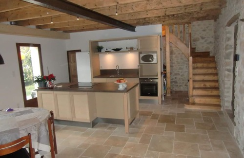 Saint-Mathieu-de-Treviers Villa | Former sheepfold in an old village with garden and swimming pool