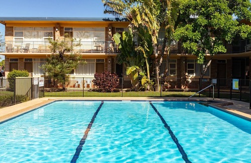 Forster Apartment | Forster Holiday Lodge 4 - Great, Central Location!