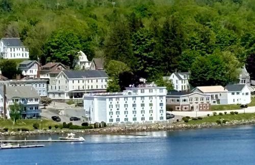 Bucksport Hotel | Fort Knox Inn