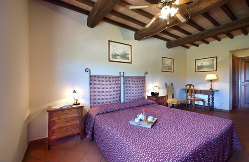 Gualdo Cattaneo Bed & Breakfast | Forte Sorgnano | Farmhouse with private pool