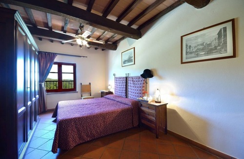 Gualdo Cattaneo Bed & Breakfast | Forte Sorgnano | Farmhouse with private pool