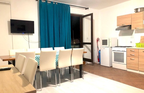 Mrljane Apartment | Four-bedroom apartment with terrace and sea view Mrljane, Pašman (A-20850-d)