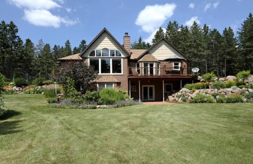 Hamburg House | Four-Bedroom Luxury Vacation Rental on 80 Private Acres near Granite Peak, Wisconsin