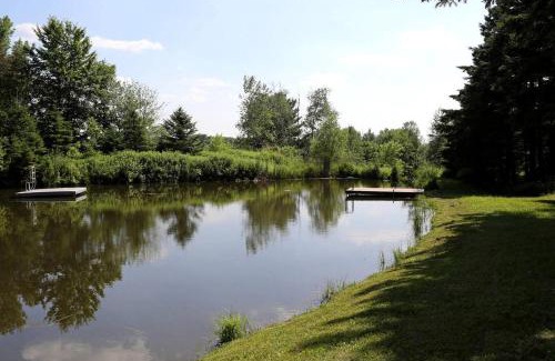 Hamburg House | Four-Bedroom Luxury Vacation Rental on 80 Private Acres near Granite Peak, Wisconsin