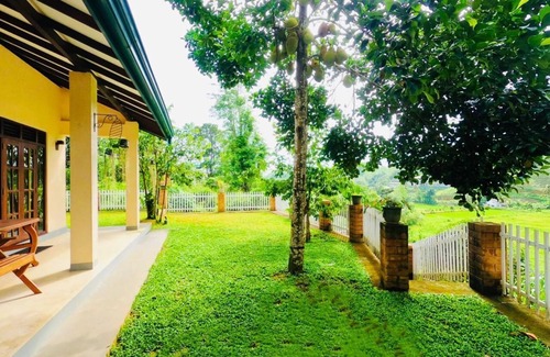 Welipitiya Villa | Four Bedroom Rose Villa by Kananke