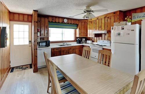 Topsail Beach House | Four By The Shore | Oceanfront, Walk to JR Pier!