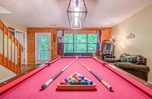 Gatlinburg - Pigeon Forge House | Four Cubs Cottage By Avada Properties