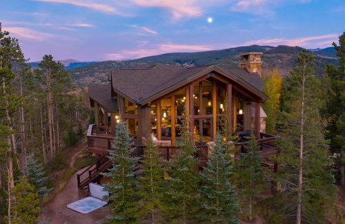 The Highlands House | Four master suites, VIEWS! Hot tub, private ski SHUTTLE, sprawling entertaining areas!