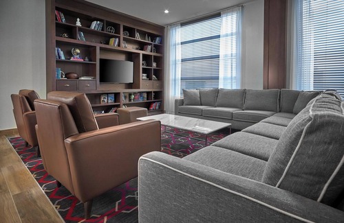 West Edmonton Hotel | Four Points by Sheraton Edmonton West