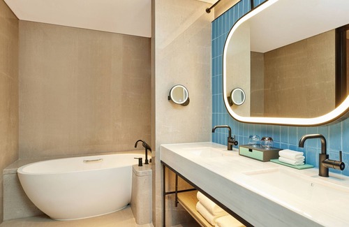 Jinshan Hotel | Four Points By Sheraton Shanghai Fengjing