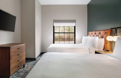 Southwest Raleigh Hotel | Four Points by Sheraton Raleigh Arena