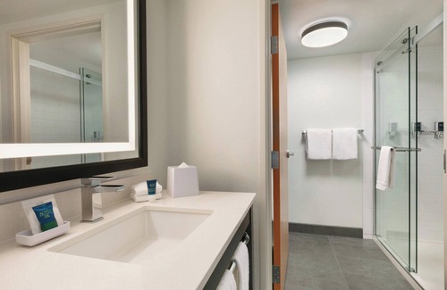 Southwest Raleigh Hotel | Four Points by Sheraton Raleigh Arena