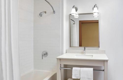 Regina Hotel | Four Points by Sheraton Regina