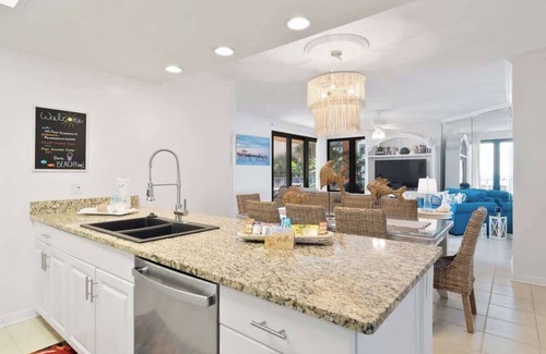 Orange Beach Condo | Four Seasons 204W Chill Gulf Front Digs Breezy Views