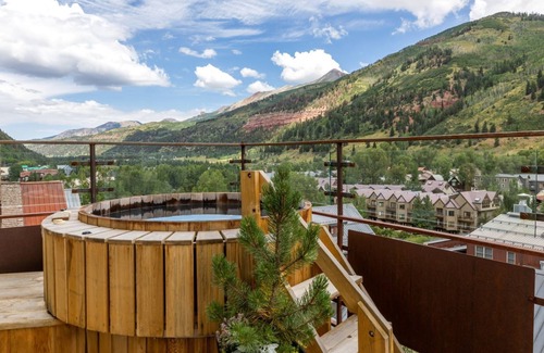 Telluride Condo | Four-Story Luxury Retreat w/Private Elevator @ Auberge Element 52