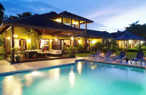 Ocho Rios House | Four Winds includes the services of a cook, butler and nighttime security staff.