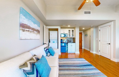 Baytowne Wharf Apartment | Fourth-floor studio with shared pool, fast WiFi, washer/dryer, & central AC