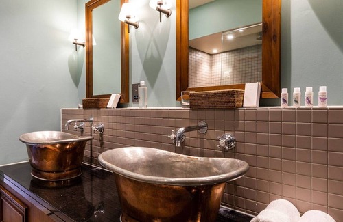 Barbican Hotel | Fox and Anchor