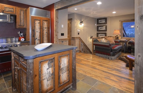 Crested Butte Cabin | Fox Den/High End Cabin Overlooking the Slate River! Hot Tub! Endless Views!