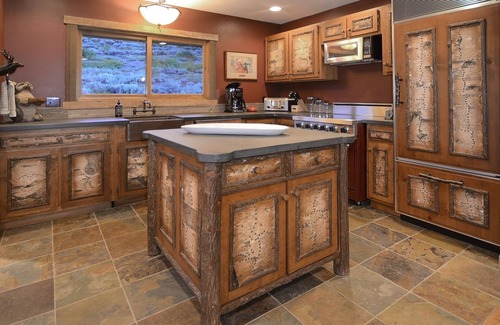 Crested Butte Cabin | Fox Den/High End Cabin Overlooking the Slate River! Hot Tub! Endless Views!