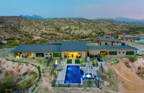 Fort McDowell House | Fox Suite - Downtown Views - 12 South