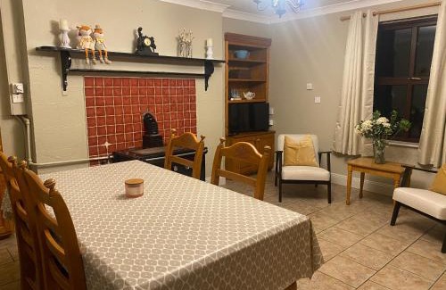 Cong House | Foxs Farmhouse