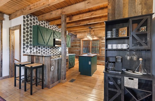 Linville Falls Cabin | Foxtail Cabin - Luxury Cabin with Hot Tub, Pool Table, Firepit, Views!