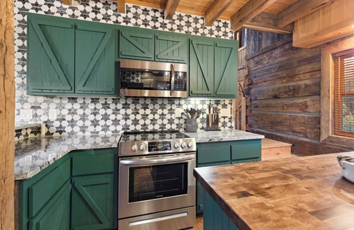 Linville Falls Cabin | Foxtail Cabin - Luxury Cabin with Hot Tub, Pool Table, Firepit, Views!