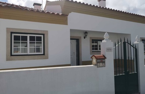 Foz do Arelho House | Foz do Arelho in a heavenly setting.