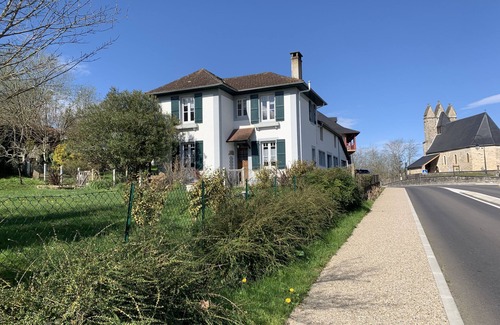 Charritte-de-Bas House | 🌿 Gîte Les Capucines in the Basque Country 🌿