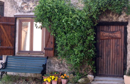 Escueillens-et-Saint-Just-de-Belengard Cottage | Cosy gîte based in the heart of a rural village, 25 mins from Carcassonne