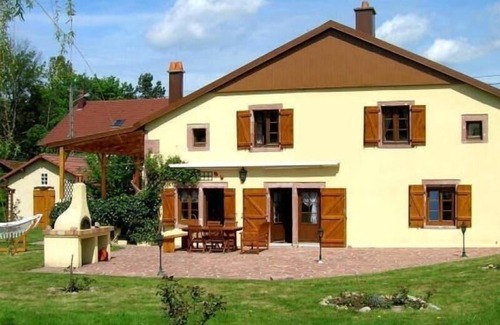Granges-Aumontzey Cottage | Charming Apartment with Private Terraces, Pool Table & Wifi in Granges-Aumontzey