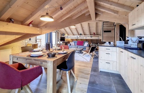 Le Bettaix Apartment | New Chalet · Near Slopes · Terrace · Sauna