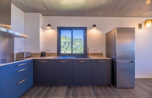 Pinarellu Apartment | Superb 4-person apartment. Terrace, garden, sea view. 400m from the beach!