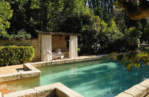 Paluds de Noves Apartment | Daudet Romantic two-person apartment in Provence