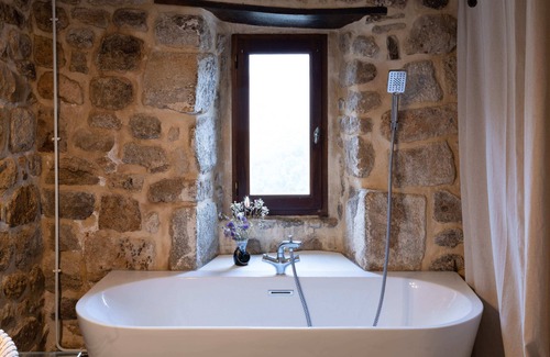 Asperjoc House | d'une Source