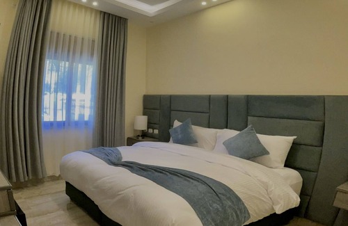 Wadi Musa Hostel | Fragrant Rose