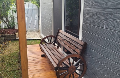 Waratah Apartment | Frankie Manor is a unique pet friendly Tiny home located in Waratah.