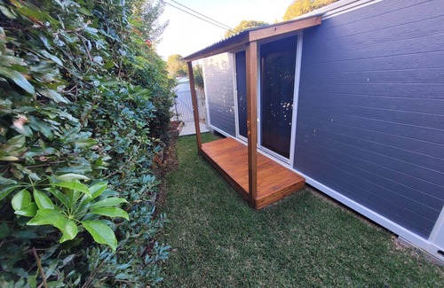 Waratah Apartment | Frankie Manor is a unique pet friendly Tiny home located in Waratah.