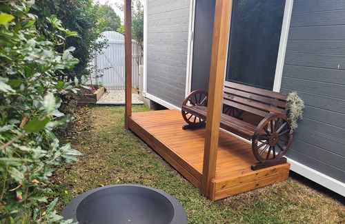 Waratah Apartment | Frankie Manor is a unique pet friendly Tiny home located in Waratah.