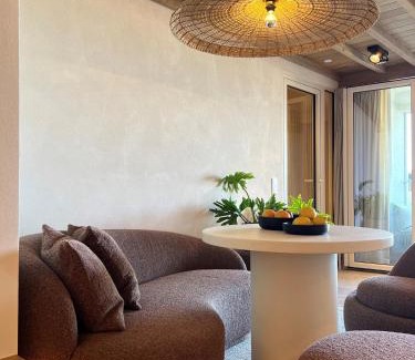 Heist Apartment | FREDERIK Knokke-Heist op de zeedijk met strandcabine - VOSPROPERTIES