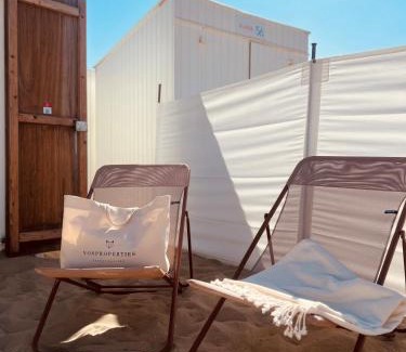 Heist Apartment | FREDERIK Knokke-Heist op de zeedijk met strandcabine - VOSPROPERTIES