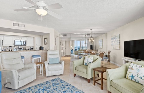 Gulf Lagoon Beach Condo | FREE Beach Chair Service Thru Oct Pickleball Courts Dunes of Panama E-603