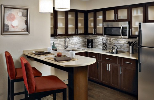 McNeil Condo | Free Breakfast Buffet, Pool Access, King Bed | Near University of Texas