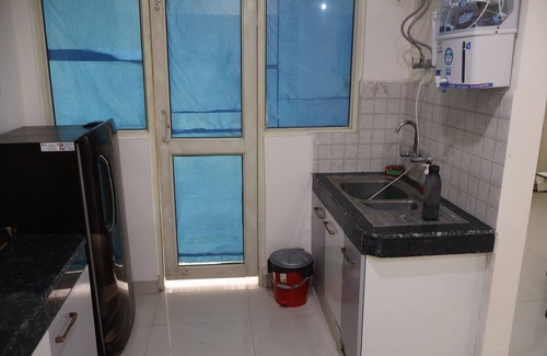 Gomti Nagar Apartment | Free Breakfast & Kitchen | Near Ekana Stadium