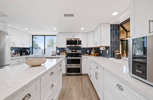 Mesa House | Free Heated Pool ~ Hot Tub ~ Basement Game Room ~ Large Backyard