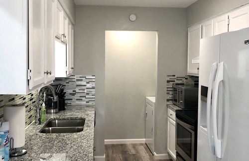 Frisco House | Free high speed internet/hulu/parking fully renovated/nice/cozy FULL DUPLEX