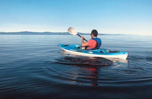 Regional District of Nanaimo Resort | FREE kIds kayak included with Beachfront 2bdrm Hot tub, bonfires, oysters/clams