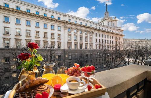 Sofia City Center Apartment | Free Parking And Parliament Is 1 Step Away