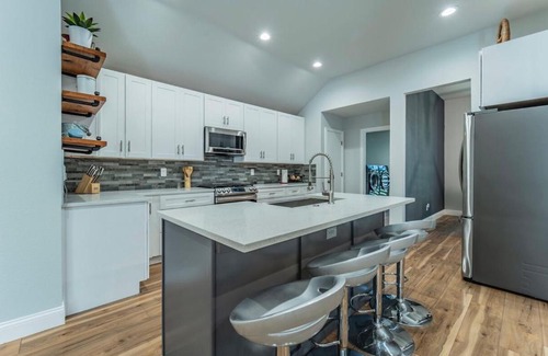 Lincoln Apartment | Freedom Apartments